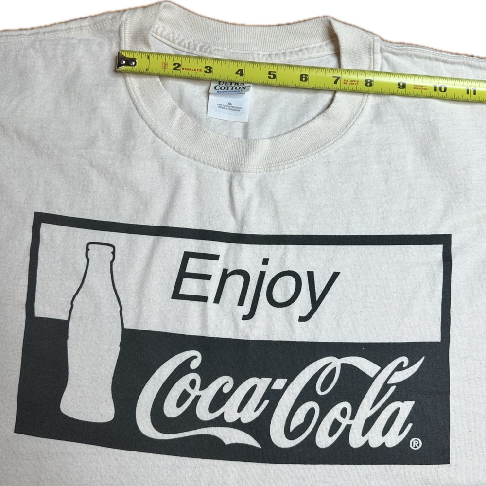 Vintage 2000s Enjoy Coca-Cola Black and White T-Shirt - Picture 5 of 8